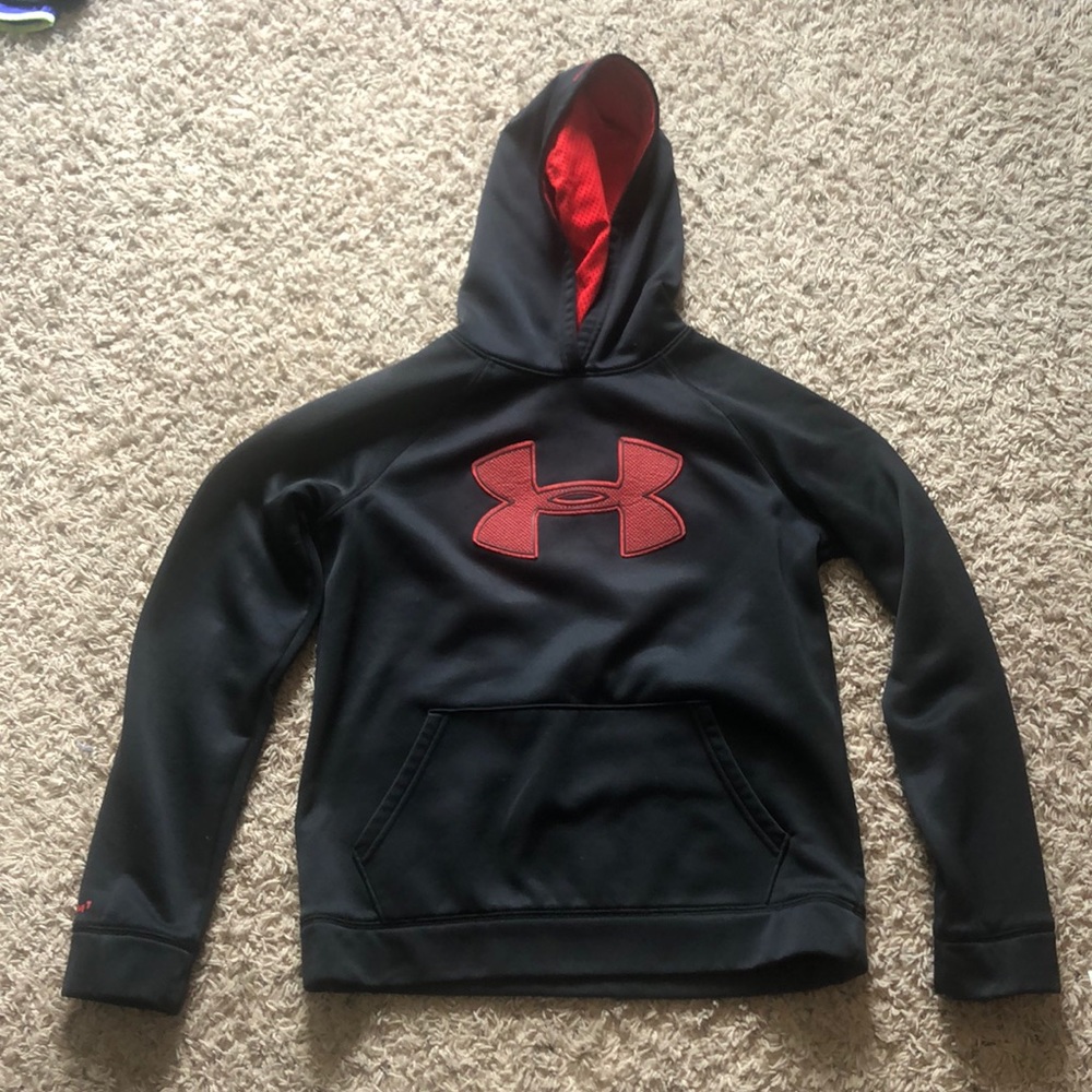 Black Under Armour sweatshirt